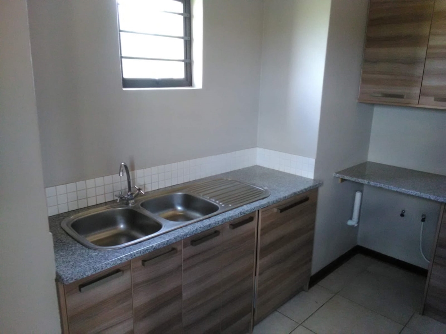 To Let 3 Bedroom Property for Rent in Hillside Free State